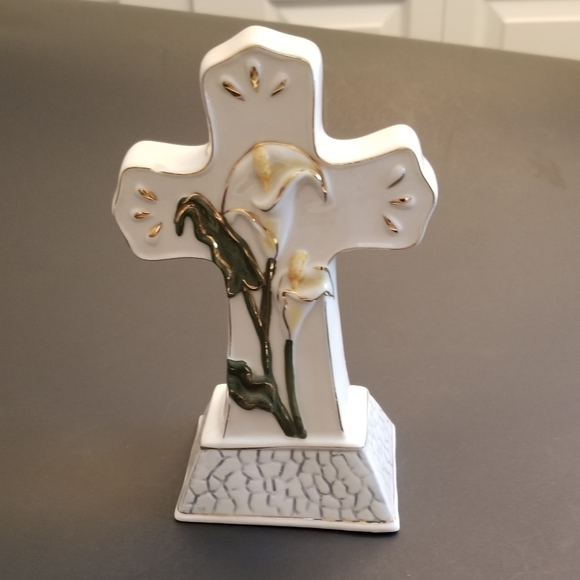 Vintage Beautiful Porcelain Cross with Calla Lily Flowers 4.2" x 2.7" and 7.1"T - Picture 1 of 6